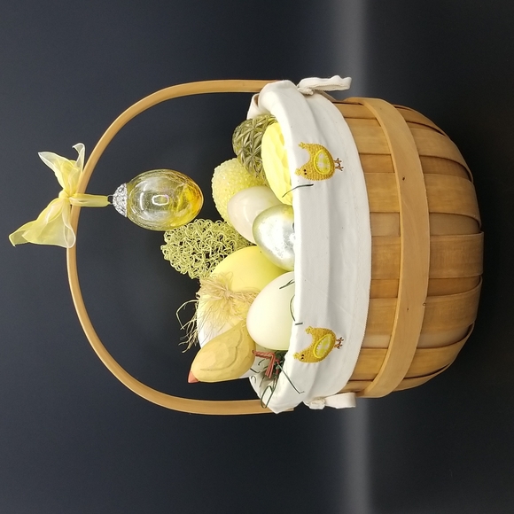 2 Decorative Wood Spring Baskets with 18 Decorative Eggs 5 Chicks & 1 Eggholder - Picture 3 of 15